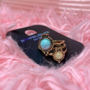 🌷 FREE w/ Purchase 🌷 Set of 3 Vintage Style Rings 🌷 NWT Gold Toned 7